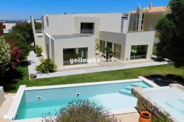 Moderne 4-SZ Villa unweit vom Strand und dem Küstenort Alvor